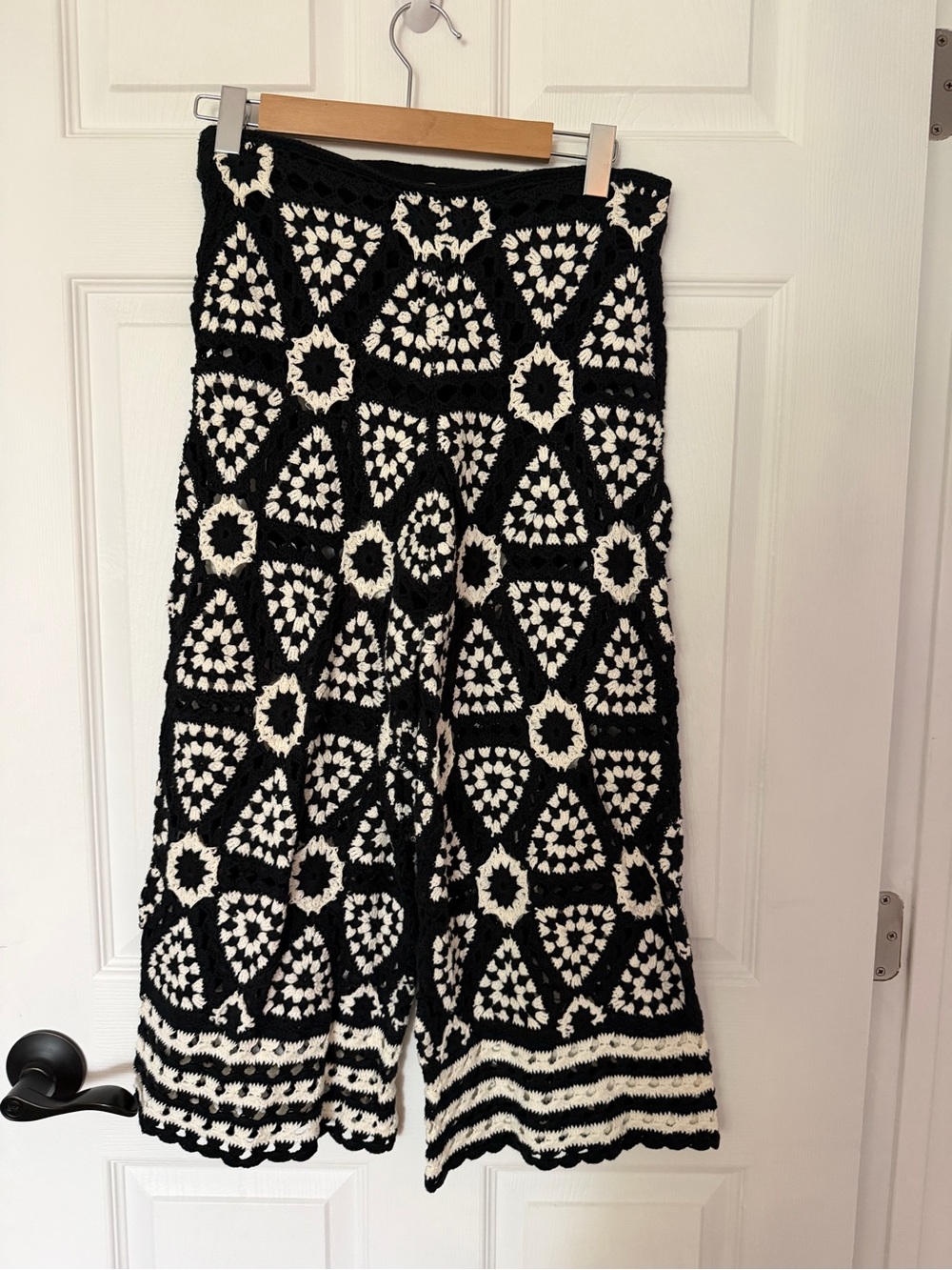 FARM Rio Black and White Crochet Wide-Leg Capris